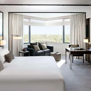 5* Отель Crown Metropol